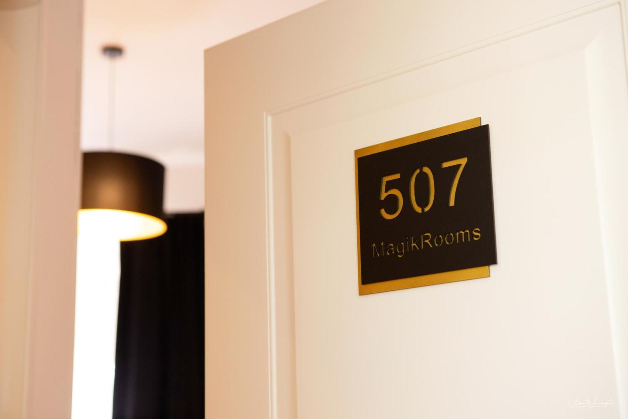 Magikrooms Topaz โรม ภายนอก รูปภาพ